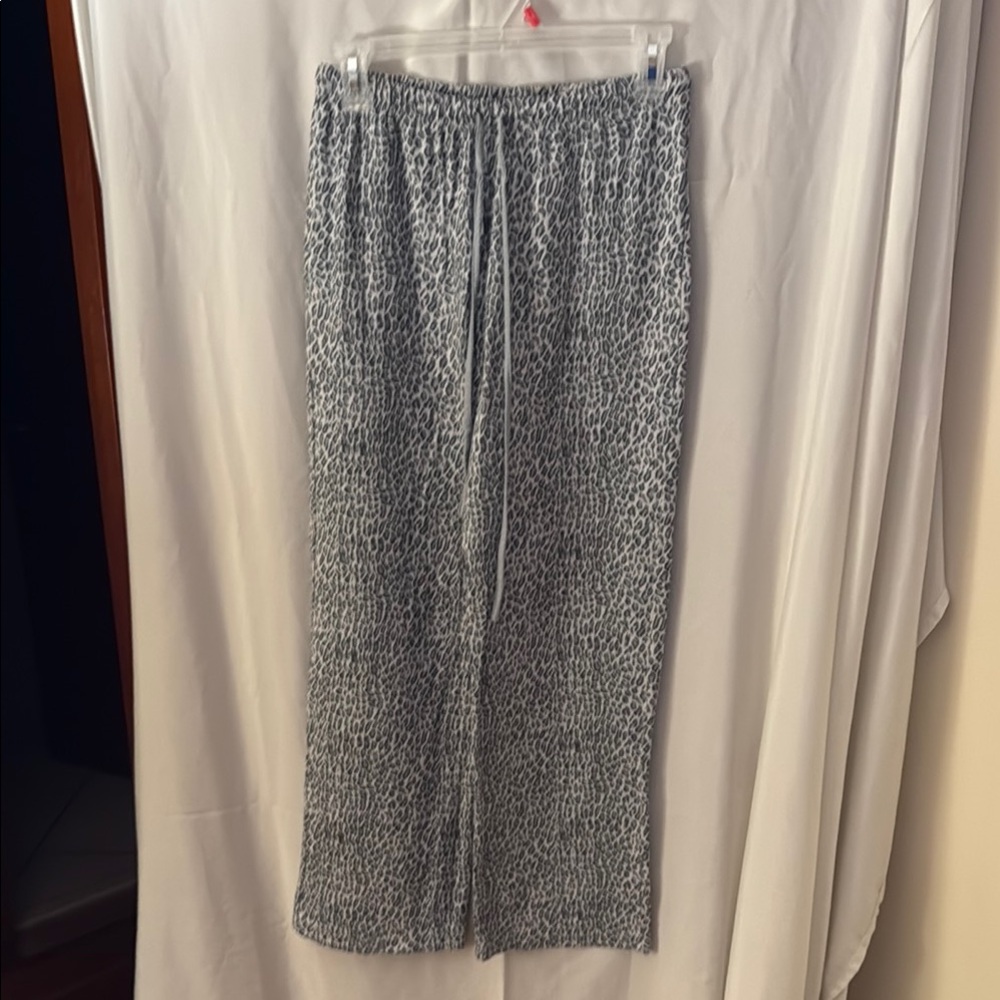 Jones New York Gray Animal Print Pants